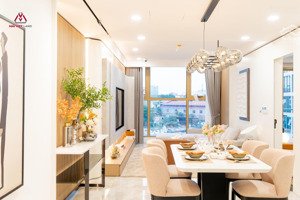 tôi cần chuyển nhượng 1 căn hộ tại the queen 360 giải phóng dt: 100.7m2, giá chỉ 93tr/m2