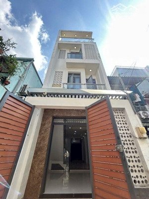 nhà đẹp dt rộng 48,5m2 , 4 tầng btct, sổ vuông a4, nở hậu , trần bình trọng , bt