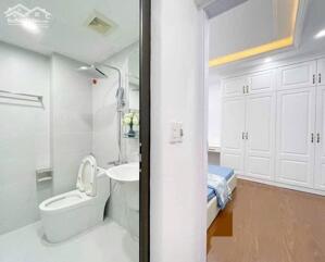 Bán nhà Giáp Nhất mặt ngõ rộng thông ,lô góc 3 thoáng 40m giá 12 tỷ thiết kế đẹp hiện đại sang xịn .