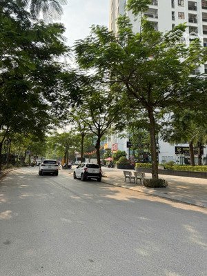 bán nhà 6 tầng-khu tái định cư tứ hiệp-thang máy-gara ô tô-đường 7m-vỉa hè 3m, kinh doanh đẹp