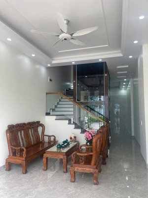 cho thuê nhà 8 phòng ngủ có thang máy tại lê hồng phong - 1 bước ra chợ - phù hợp chuyên gia, vp