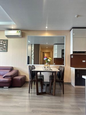 chị gái cần tiền bán gấp căn 2pn sổ lâu dài, full nội thất,đang co dòng tiền ổn định 8-10%,tầng cao