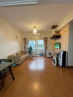 ( chính chủ) bán gấp căn hộ chung cư kđt resco - dt 102m2- 3pn - căn góc - giá chỉ hơn 6 tỷ- sổ đỏ