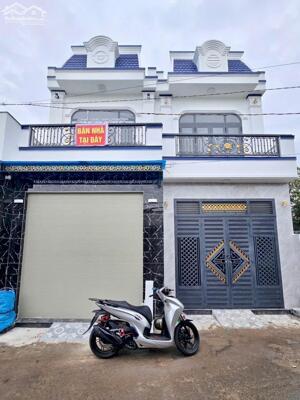 Nhà sr hoàn công mặt tiền đường chợ Tân Vạn 3.6 tỷ/70 m2/1 lầu 1 trệt, sân ô tô