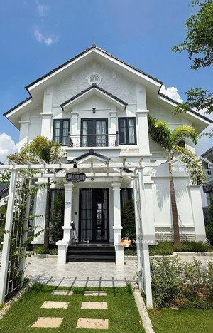 bán nhà phố võng thị, tây hồ, 200m2, mặt tiền 12.3m, lô góc 2 mặt thoáng, gần hồ, vỉa hè, ôtô tránh