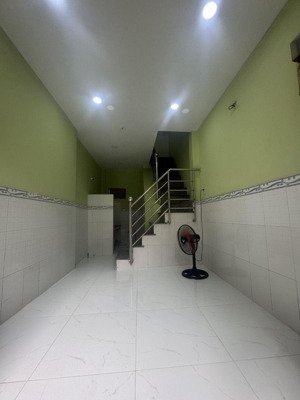 quận 8, bình đông nhà 2 tầng. ngay công viên cầu số 2. giá chỉ 1.73 tỷ