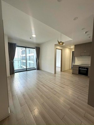 cơ hội hiếm có! thuê căn hộ cao cấp tại masterise centre point - view hồ bơi tuyệt đẹp