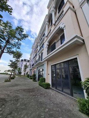 shophouse aqua city hạ long. căn góc view nhạc nước giá chỉ nhỉnh 100tr/m2