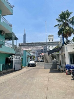 nhà phố khu an ninh, yên tĩnh trần não, q.2, có chỗ đậu ô tô, sổ hồng 