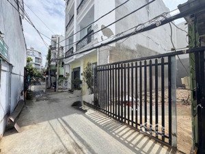 hot - chủ kẹt tiền cần bán gấp đất mặt tiền hẻm xe hơi 5m 1 sẹt đường phú thuận quận 7, chỉ 6ty9