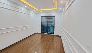 bán nhà trâu quỳ gia lâm dt 37m 4 tầng 5 phòng đẹp mt 4m/ gần ngay trục chính/ hướng mát/nhỉnh 5 tỷ