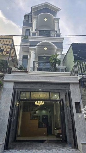 nhà 3 tầng mới xây, hẻm xe hơi, long trường quận 9 giá 5,5 tỷ/56m2