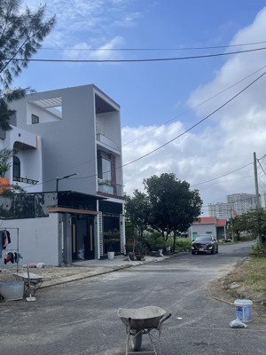 bán lô đất biển tdc đông hải, sát kdt fpt, 100m2 sạch đẹp, giá chỉ: 4 tỷ 530. ( an cư - đầu tư )