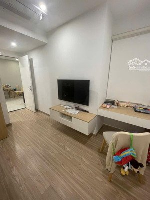 cho thuê căn hộ 2 phòng ngủ tầng 15, full nội thất, toà dqua, giá 16 triệu / tháng