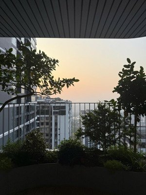 bán căn hộ 3 ngủ*1 toà n01t7 - lh: ms trang để xem nhà