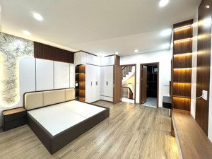 1 nhà ra phố, hoàng quốc việt, cầu giấy 55m2 x 5 tầng nhỉnh 15 tỷ có tl