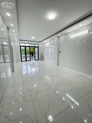 Cho thuê nhà mặt tiền đường a2 khu dân cư hưng phú 1 nằm ngay chợ