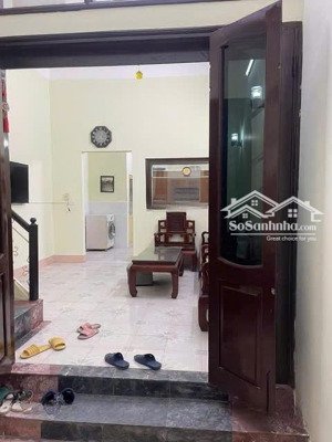 cho thuê nhà đê la thành, phường ô chợ dừa, quận đống đa, 50m x 3t , 3pn