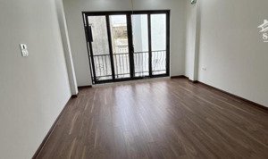 cho thuê 2 căn nhà ở cầu diễn, oto đỗ cửa, thang máy