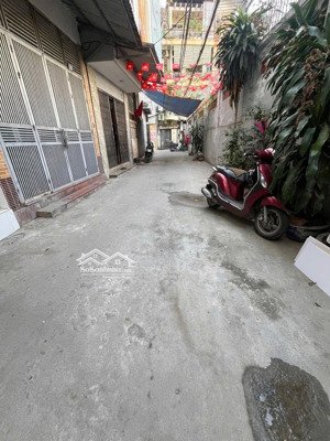 cực kín võ chí công 34m2 mt 4m ô tô đỗ cổng chủ mót bán trong tết