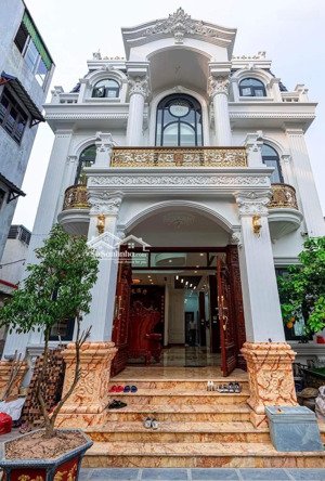 cần cho thuê mặt bằng vip đường huỳnh tấn phát, p. phú thuận, tp. hcm. dt sàn 2000m - 300 tr/tháng!