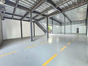 cho thuê kho mt đường lớn quận thanh khê. giá thuê: 25 tr/tháng. dtsd: 285m2 (ngang 10m)