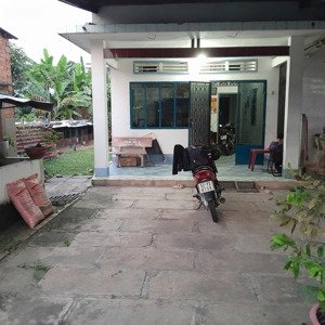 bán đất có sẵn nhà cấp 4 rộng rãi 3 phòng ngủ