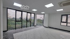 cần cho thuê gấp sàn văn phòng 140m2 tại phố hoàng văn thái - thanh xuân