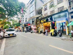 chính chủ cần bán nhà mặt phố đội cấn, 55m2, đối diện công viên, đang cho thuê 35tr/tháng, 27,5 tỷ