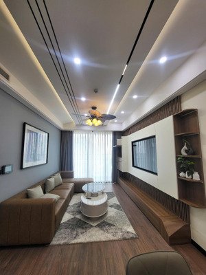 tôi cần bán căn 2pn+ tòa heritage west lake 677 llq, hồ tây. căn duy nhất view lotte hiện mở bán