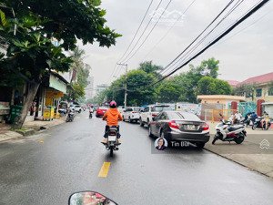 nhanh ạ ! đất 2 mặt tiền hồ bá phấn sát ga metro - 211m2 (8,2*25m) sát tây hòa - xây hầm + 5 tầng