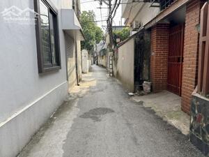 Cần bán 62,5m2 đất ngõ 145/26/36 Phúc Lợi. Khổ đất vuông đẹp, nằm gần trường học các cấp