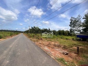 lô đất quá rẻ 20x45 có 100 thổ mặt tiền đường nhựa lớn đang làm giá 1,3 tỷ dầu tiếng tphcm