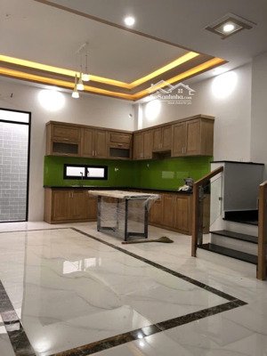 nhà trệt lửng 2 lầu sân thượng, 4pn.5wc, dt: 90m2 phú thuận