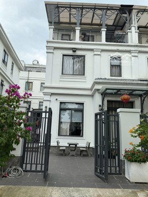 bán villa song lập dự án lakeview, quận 2, tp. thủ đức. liên hệ: phú.