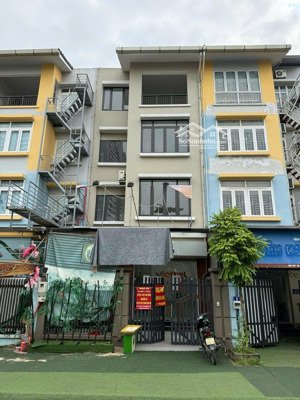 cho thuê nhà 4 tầng mới xây tại ngõ 13 mai động, mặt tiền lớn, vỉa hè rộng, oto đỗ cửa