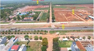 đất nền ngay ngã 4 dầu giây, mặt quốc lộ 1a, sổ riêng, diện tích 240m2, giá 3.5 tỷ, lh 