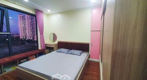 chính chủ bán căn 2pn có ban công 74m2 green stars giá chỉ 6ty7 . lh em 