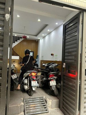 bán nhà trần thái tông cầu giấy 51,5m² ngõ rộng ở ngay cho thuê dòng tiền mạnh