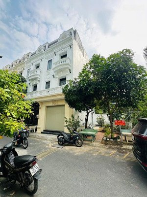 khu vip compound ngay tô hiệu. 4 tấm giá hơn 8 tỷ