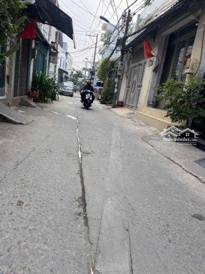 giáp tân phú 4 tầng - 4.2 tỷ - ở ngay