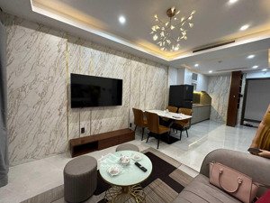 chính chủ bán chcc sky center 81m2 (2pn lớn) tin thật giá thật 5,6 tỷ. lh 