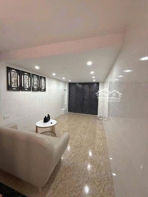 bán nhà ngõ tô tiền, khâm thiên : dt sổ 20m, 4tầng, mt 3m, giá 4.85 tỷ, sổ riêng.