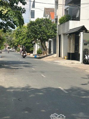 bán gấp nhà 4x25m, 4 tầng giá 13.8tỷ, mt đường số 39 kế lâm văn bền, q. 7