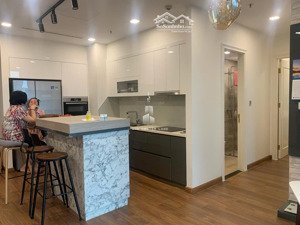 căn hộ 2pn view pháo hoa tại vinhomes golden river chỉ 30 triệu/tháng