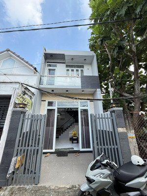 bán gấp giá full 1 tỷ 150tr mt nguyễn cửu phú cách cầu bà bộ 300m, bình tân