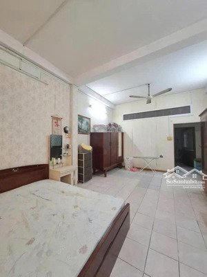 bán nhà cô giang phú nhuận - 156m2 - 3 tầng - 20 tỷ - ngang 9m hiếm cách mặt tiền 1 căn