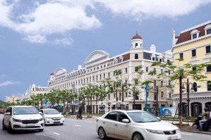 bán nhanh shophouse châu âu 5 tầng mặt ngoài đường hạ long đang chạy ks khách mua chỉ việc vận hành