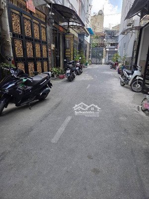 bán nhà riêng lý thánh tông, sát hoà bình đầm sen, q11, 60m2, 6pn chỉ hơn 7 tỷ xíu.