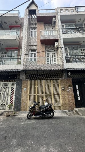 hot,bán gấp nhà riêng mã lò, btân, 56m2, 3 tầng btct mới đẹp, hẻm 6m, nhỉnh 5 tý.